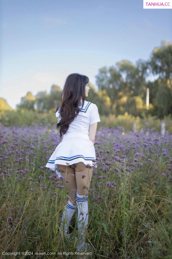 陆萱萱  [XiuRen]高清写真图 2024.12.05 No.9554 陆萱萱 学生套装第15张图片